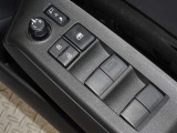 電動格納式ドアミラー・パワーウインドウを装備しています。