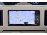 とっても使い易いメモリーナビ(イクリプス AVN-R8W)付きです。フルセグTV+DVDが視聴できます。
