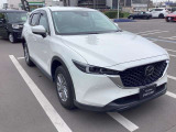 鼓動デザインの志をベースにスポーティで上質なSUV、これにスカイアクティブテクノロジーを組み合わせ、乗り心地やハンドリングなどの高い動作性能で「走る歓び」が体感できます。