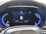 とっても見やすいメーターです。夜間時はラグジュアリーな気分にさせてくれる照明が魅力ですので、夜のドライブも楽しみになりますよ♪