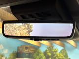 【デジタルインナーミラー】後席の大きな荷物や同乗者で後方が確認しづらい時でも安心!カメラが撮影した車両後方の映像をルームミラー内に表示。クリアな視界で状況の確認が可能です!