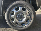 純正ホイールを装着しております。車両に関してのご質問は、スタッフまでお気軽にお問合せ下さい!TEL:0439-88-6662