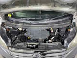 【エンジンルーム】エンジンの調子は良好です!ご納車前にはしっかりとオイル交換・その他油種類の点検補充をさせて頂きます。また、ガリバーでは修復歴のある車は販売いたしません。