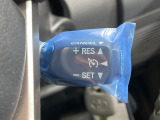【クルーズコントロール】高速道路もラクラク走行。アクセルを離しても一定速度で走行ができ、長距離運転時の負担を軽減!加速・減速も簡単なスイッチ操作で調整できます。