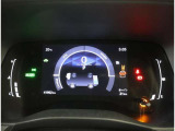 とっても見やすいメーターです。夜間時はラグジュアリーな気分にさせてくれる照明が魅力ですので、夜のドライブも楽しみになりますよ♪