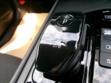e-POWERならではの、スタイリッシュなシフトノブ周りが非常にかっこいいですね。
