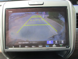 ナビゲーション付き!バックカメラ機能で駐車も安心☆