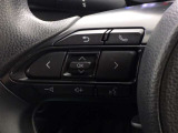 ステアリングスイッチ装備!運転しながら手元でオーディオの操作などができます。