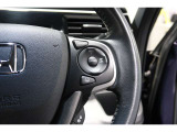 Hondaセンシングの機能のひとつ、アダプティブクルーズコントロール付!アクセルから足を離しても設定したスピードと前車との車間を保ち走行してくれます!車線維持もアシスト☆高速道路で疲労軽減ですね☆