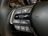【ステアリングリモコン】ステアリングにオーディオ調節可能なスイッチが装備されていますので運転中でも視線をそらさずにオーディオの調節が可能です!