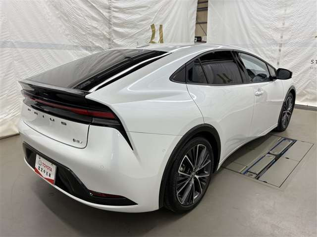トヨタ プリウス 2.0 Z の中古車詳細 (12,000km, パールマイカ, 富山県