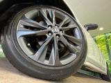 【純正17インチアルミホイール】外観にマッチした純正アルミホイールを装着しております。各種社外アルミホイールや、スタッドレスタイヤも取扱いしております。是非ご相談ください♪