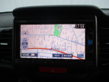 メモリーナビを装備しております。 お出かけに大変便利です。