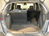 シートを倒せばラゲッジスペースも広々。BBQやゴルフなど様々な用途で活躍します。アクティブに動かれるお客様には強い味方です!