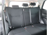 【リヤシート】後席もゆったり快適な空間でドライブを楽しめます。