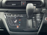 タッチパネル式オートエアコン ☆CVT無段変速機 変則ショックが少なく低燃費