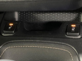 【シートヒーター】寒い日に重宝するシートヒーター!エアコンより早く温まってくれるので寒がりの人も安心ですね♪エアコンの温風は乾燥するから苦手、という方にもをおすすめです。