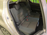 後部座席も気になるようなキズ・汚れやへたり等、大きなダメージはなく、良好な状態です。