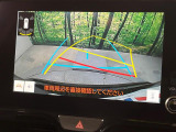 【バックカメラ】駐車時に後方がリアルタイム映像で確認できます。大型商業施設や立体駐車場での駐車時や、夜間のバック時に大活躍!運転スキルに関わらず、今や必須となった装備のひとつです!