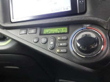 オートエアコン付車です。自動で温度と風量を設定する優れものです。