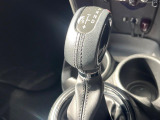 ●MTモード付きAT:通常は自動でおこなわれる変速(ギアチェンジ)をドライバーの操作によって意図的に変えられるシステムです。より一層普段のドライブをお楽しみいただけます!