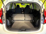 普段のお買い物や通勤、送迎等に十分な荷室スペースを確保しております。セカンドシートを倒すと、大きな荷物の積載も可能です♪