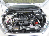 車にとって、とても大切な部分のエンジンルーム。綺麗に清掃済みで安心です。
