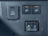 アクセサリーソケット。  シートヒーター付きです。寒い日も快適なドライブが楽しめます♪  USBソケット。