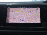 ディスカバーメディア搭載。「VW Connect」というeSIMが内蔵された画期的なシステムです。地図データなど自動で情報を更新することができるのが大きな魅力。なお、CD/DVD・TVは廃止されてます