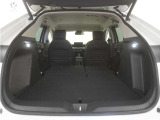 2列目シートを倒すことで、大変広いラゲッジスペースとなります。大きな荷物を積んだりと様々な用途にご利用いただけます。