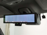 デジタルインナーミラー装備!車両後方のカメラの映像をデジタル補正で視認性を向上させてインナーミラー内に表示します♪視界を遮るものがなく、後席に同乗者がいても後方を確認しやすく安心です♪