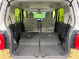普段のお買い物や通勤、送迎等に十分な荷室スペースを確保しております。セカンドシートを倒すと、大きな荷物の積載も可能です♪