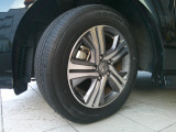 アルミホイールを装備しております。