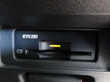音声案内タイプETC2.0装備☆ビルトインタイプのETCですので、インテリアの邪魔をしません!ETCがあれば、キャッシュレスで料金所をノンストップで通過できます。