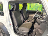 運転席シート廻りは使用感も少なく、良好な状態となっています。前オーナー様が丁寧に使っていたことがよくわかりますね。