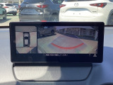 全方位360度モニター付き。上からの画像もありますので苦手な縦列駐車も確認しながら出来ますので助かりますね☆