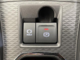 【電動パーキングブレーキ/オートブレーキホールド】パーキングブレーキをかけるときはレバーを引くだけ!ブレーキホールドは信号待ちなどの停止中にブレーキペダルから足を離してもブレーキがかかったまま!