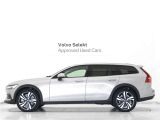 V60CCはあなたのアクティブなライフスタイルを支えるだけの存在ではありません。都市で過ごす日常から、果てしない好奇心に導かれる冒険の旅まで、あなたの人生のすべての瞬間を輝かせるためのパートナーです。