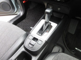 扱いやすい位置に配置されたフロアオートマチックです。CVTを採用で滑らかでスムーズな走りが楽しめますよ。