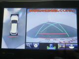 パノラミックビューモニター付きです。車両を上から見た様な映像を画面に表示。運転席からの目視だけでは見にくい、車両周辺の状況をリアルタイムでしっかり確認出来ます。