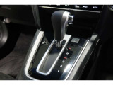 扱いやすい位置に配置されたフロアオートマチックです☆CVTを採用で滑らかでスムーズな走りが楽しめますよ♪