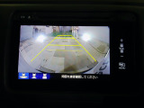 バックカメラの画像です。ガイドラインがスムースな車庫入れをサポートいたします!車庫入れの安心感がアップしますね☆