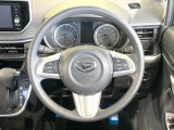 ステアリングも使用感が少なく、きれいな状態となっております♪