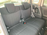 後部座席です。綺麗・清潔に仕上げております。内装の綺麗なお車は気持ちが良いですし、コンディションのいい車が多いです。