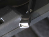 USB接続により外部オーディオと連携する事ができ車内で音楽を楽しむ事が出来ます。