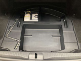 トランク下収納です。
