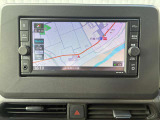 純正ナビ付き☆ 見やすく大変人気です(^^)/ CDも入ります☆