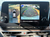 バック時に自車の真後ろの映像&上から見下ろした映像を映してくれますのでラクラク駐車が可能です(^_^)-☆