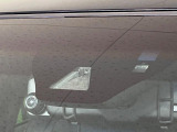 【トヨタセーフティセンス】走行中に前方の車両等を認識し、衝突しそうな時は警報とブレーキで衝突回避と被害軽減をアシスト。より安全にドライブをお楽しみいただけます。