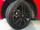 アルミホイールを装備しております。
